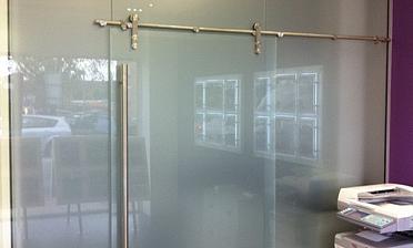 Перегородки из стекла непрозрачные, для офиса купить в Уфе