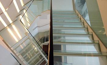 Стеклянные ступени и площадки для колодезной лестницы в Уфе. Готовые проекты ПерилаГлавСнаб