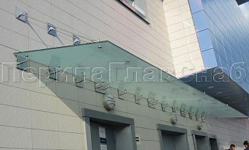 Стеклянные козырьки и навесы в Уфе. Готовые проекты ПерилаГлавСнаб