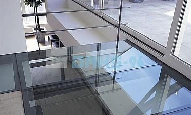 Стеклянный потолок на межэтажной площадке купить в Уфе