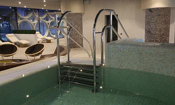 Поручни для бассейна в Уфе. Готовые проекты ПерилаГлавСнаб