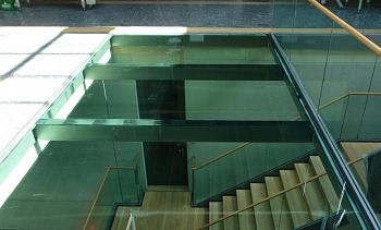 Стеклянный потолок в бизнес-центре в Уфе. Готовые проекты ПерилаГлавСнаб